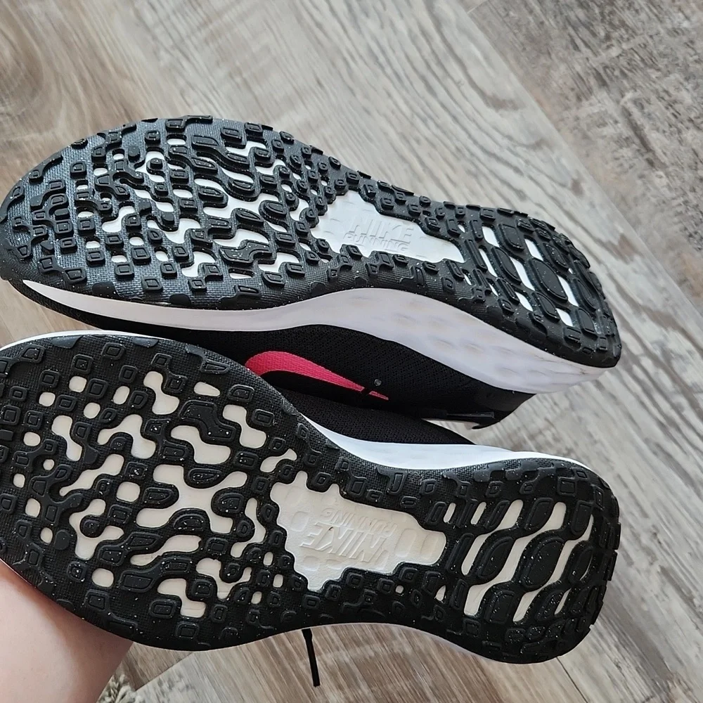 Nike Tennis shoes 7Y - Picture 3 of 5